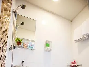 Happy Bee Hostel Hong Kong Guest house